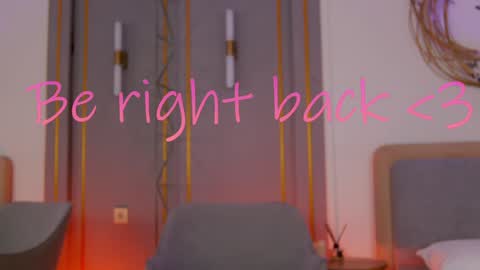 Mia online show from 02/04/25, 08:13