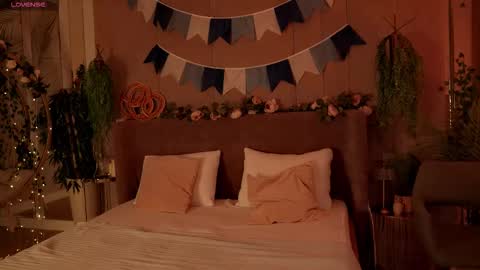 Mia online show from 10/05/25, 05:17