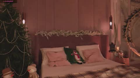 Mia online show from 12/17/25, 05:13