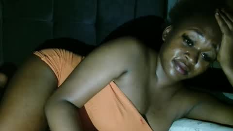 Snapshot of smileyberry_lilly chatting on 03/04/26, 12:27 lilly online show from 03/04/26, 12:27