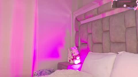      online show from 10/19/25, 06:08