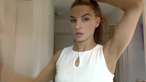 Snapshot of smiling_lexa chatting on 04/18/26, 04:49 smiling_lexa online show from 04/18/26, 04:49