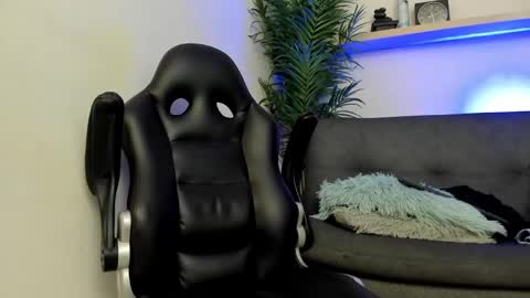 SMIT  online show from 02/13/25, 02:52