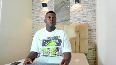 smith_oliverr online show from 10/27/25, 06:06