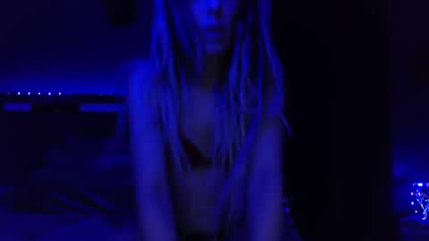 Snapshot of smokeingbitch420 chatting on 02/01/26, 07:18 love bug online show from 02/01/26, 07:18