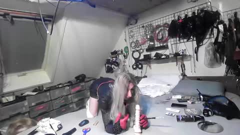 smokeslut365 online show from 03/03/25, 07:06