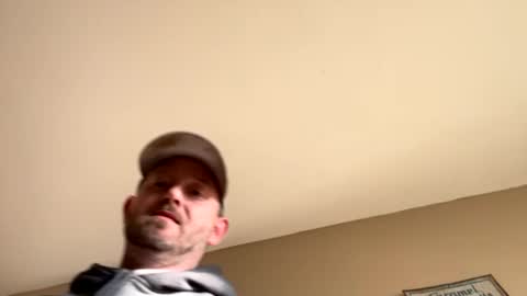 Snapshot of smokeymt420 chatting on 01/28/25, 01:27 smokeymt420 online show from 01/28/25, 01:27