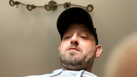 Snapshot of smokeymt420 chatting on 02/01/25, 09:29 smokeymt420 online show from 02/01/25, 09:29