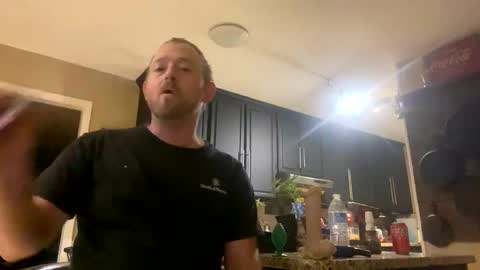 Snapshot of smokeymt420 chatting on 02/27/25, 11:52 smokeymt420 online show from 02/27/25, 11:52