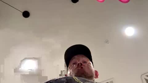 Snapshot of smokeymt420 chatting on 09/17/25, 03:30 smokeymt420 online show from 09/17/25, 03:30