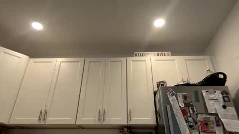 Snapshot of smokeymt420 chatting on 09/19/25, 04:18 smokeymt420 online show from 09/19/25, 04:18