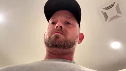 Snapshot of smokeymt420 chatting on 09/27/25, 04:17 smokeymt420 online show from 09/27/25, 04:17