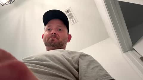 Snapshot of smokeymt420 chatting on 09/29/25, 11:42 smokeymt420 online show from 09/29/25, 11:42