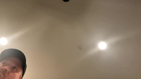 Snapshot of smokeymt420 chatting on 10/01/25, 03:01 smokeymt420 online show from 10/01/25, 03:01