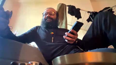 smokingorilla online show from 12/23/25, 01:14