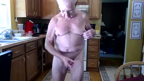 Snapshot of smoothshave5 chatting on 06/16/26, 02:52 smoothshave5 online show from 06/16/26, 02:52