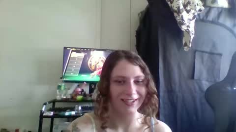 Snapshot of smoothvodka chatting on 05/19/26, 04:13 Bambi--Vodka online show from 05/19/26, 04:13