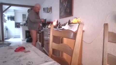 smoothy5460 online show from 12/25/24, 08:18