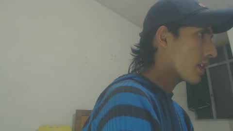 snackontime19 online show from 09/28/25, 04:18