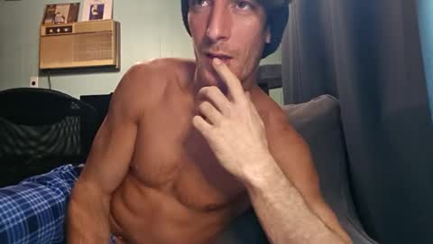 Snackyyyy online show from 03/01/26, 03:19