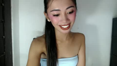 Snapshot of snake_charmer88 chatting on 07/04/26, 10:49 kianna online show from 07/04/26, 10:49