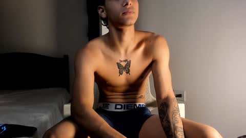 snakebutterfly online show from 01/03/25, 08:21