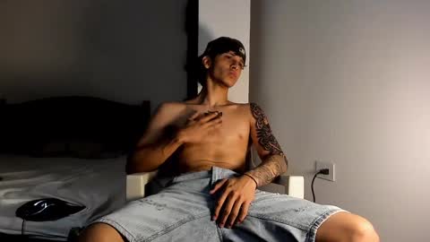 snakebutterfly online show from 01/09/25, 06:59