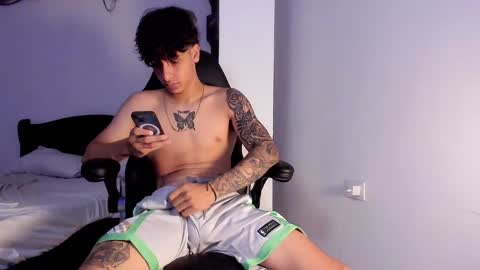 snakebutterfly online show from 01/15/25, 05:26