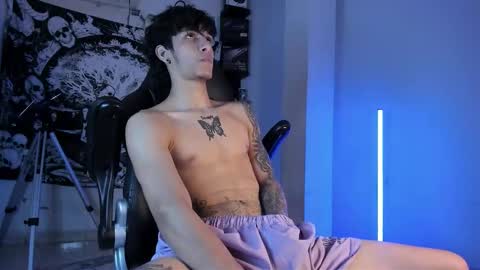 snakebutterfly online show from 12/01/25, 07:13