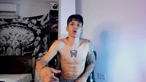 snakebutterfly online show from 04/20/26, 05:05