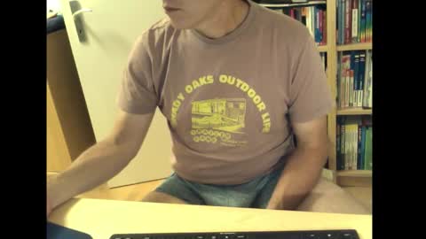 sneaxfreund online show from 09/17/25, 09:38