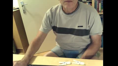 sneaxfreund online show from 10/16/25, 10:33