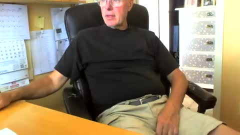 snickarn335731 online show from 09/10/25, 12:27
