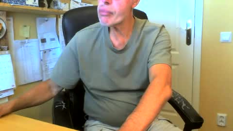 Snapshot of snickarn335731 chatting on 07/27/26, 09:49 snickarn335731 online show from 07/27/26, 09:49
