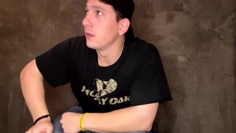 Snapshot of snoochiepoochies chatting on 02/03/25, 06:02 Will Rex online show from 02/03/25, 06:02