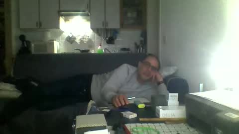 snoopynoo online show from 10/24/25, 08:49