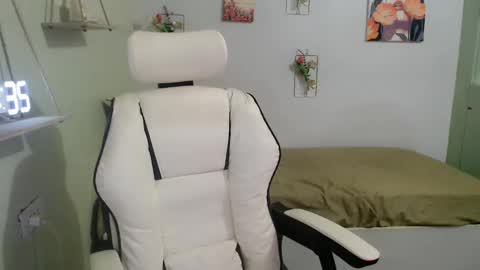 snow_2000 online show from 12/21/24, 08:28