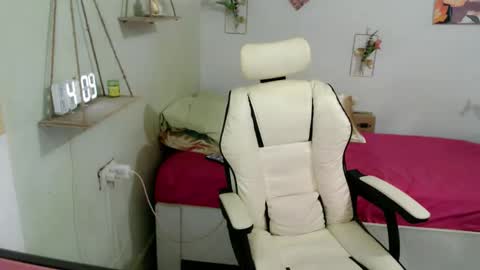 snow_2000 online show from 01/08/26, 12:07