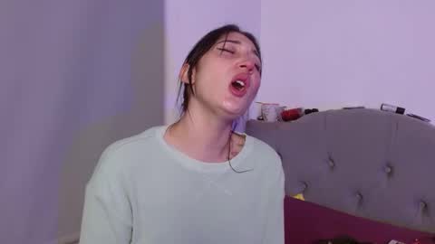 IG     OF red moonn online show from 09/19/25, 04:58