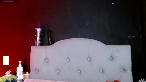 Snapshot of snow_baall chatting on 05/28/26, 08:00 IG OF red moonn online show from 05/28/26, 08:00
