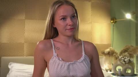 Candice Snow online show from 12/04/24, 01:42