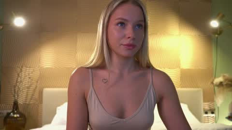 Candice Snow online show from 12/08/24, 01:36