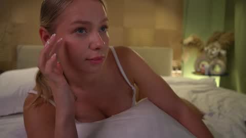 Candice Snow online show from 12/13/24, 05:32