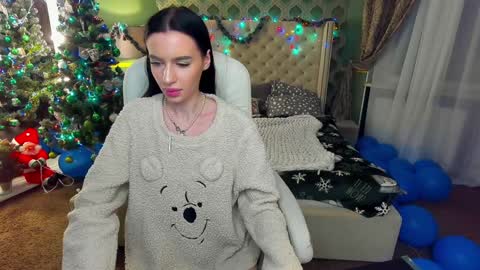 snow_whiteeex online show from 12/29/24, 10:47