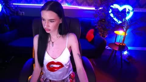 snow_whiteeex online show from 02/02/25, 10:49