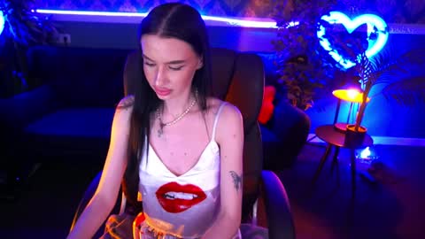 snow_whiteeex online show from 02/03/25, 04:57