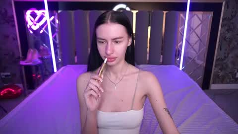 snow_whiteeex online show from 04/12/26, 05:45