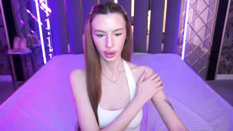 Snapshot of snow_whiteeex chatting on 05/02/26, 05:45 snow_whiteeex online show from 05/02/26, 05:45