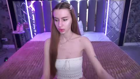 Snapshot of snow_whiteeex chatting on 05/10/26, 05:34 snow_whiteeex online show from 05/10/26, 05:34