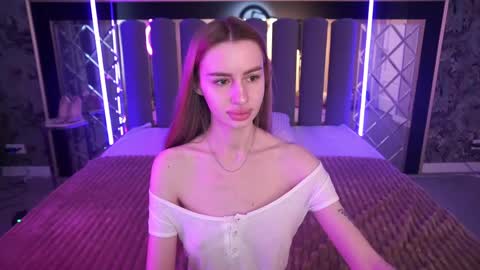 Snapshot of snow_whiteeex chatting on 05/15/26, 05:36 snow_whiteeex online show from 05/15/26, 05:36